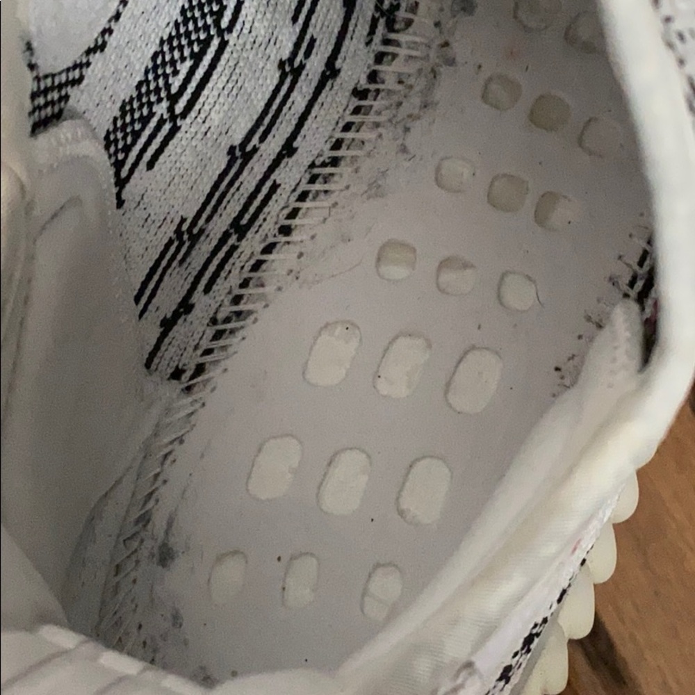 Zebra Yeezy - Picture 7 of 8